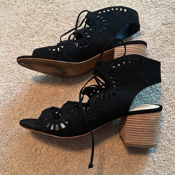 BP strappy black 1 1/2 inch block heel sandal size 10 women’s - Picture 4 of 4